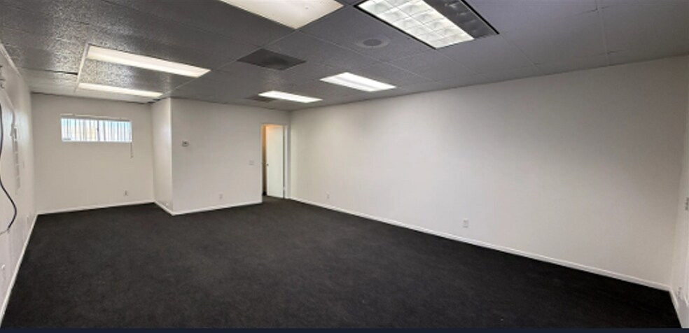 More Photos Of 74804 Joni Dr, Palm Desert Service For Lease