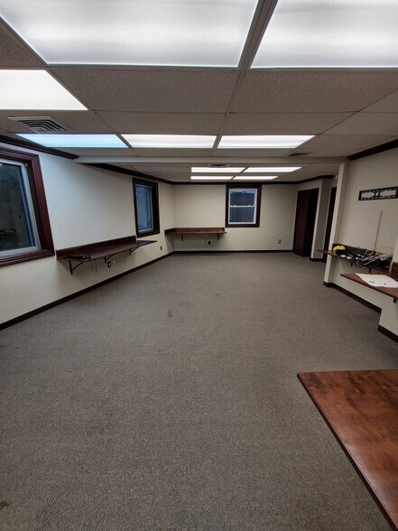 More Photos Of 2631 Merrick Rd, Bellmore Office For Lease