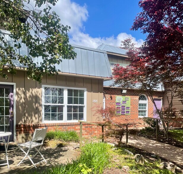 More Photos Of 1404 Starling Dr, Richmond Office For Sale