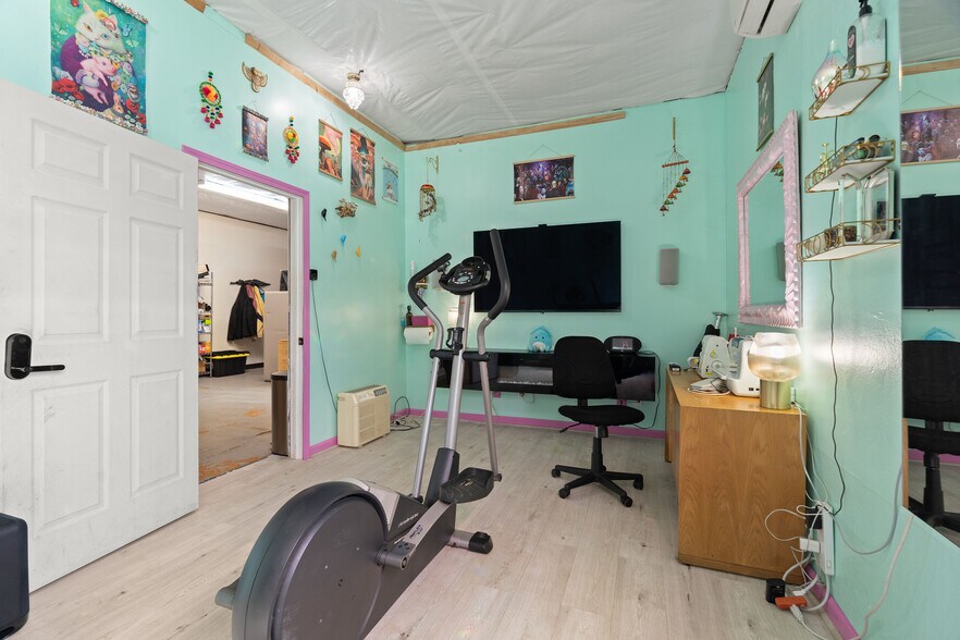 More Photos Of 7131 NE Prescott St, Portland Storefront Retail Office For Sale