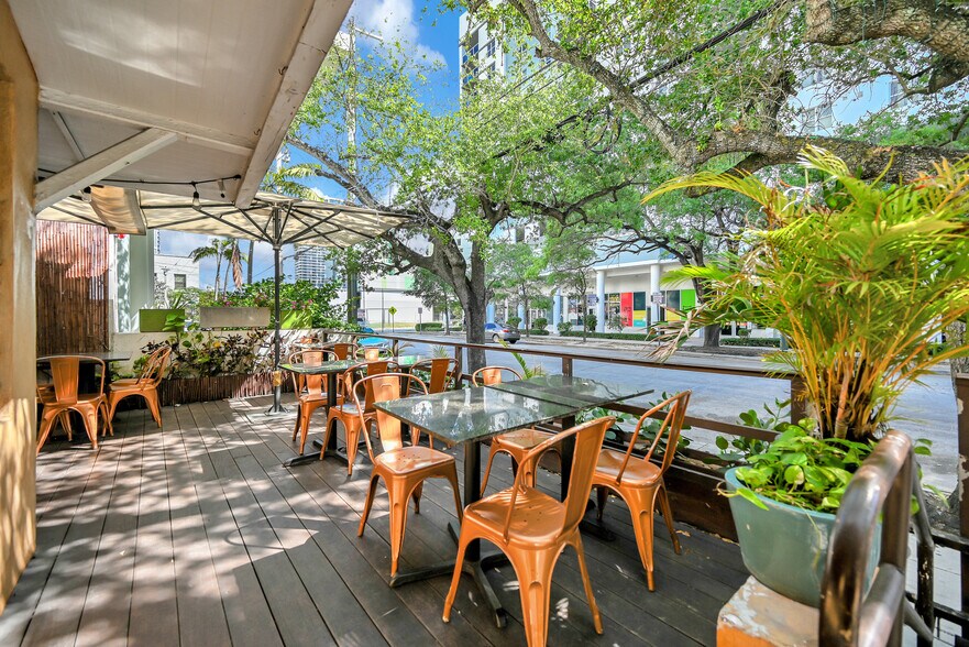 More Photos Of 2426 NE 2nd Ave, Miami Restaurant For Sale