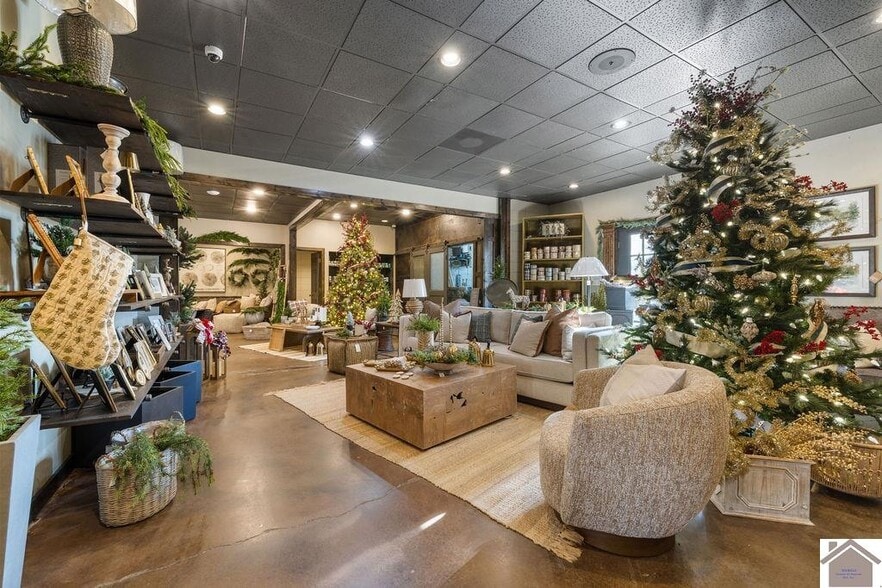 More Photos Of 2200 Broadway, Paducah General Retail For Sale