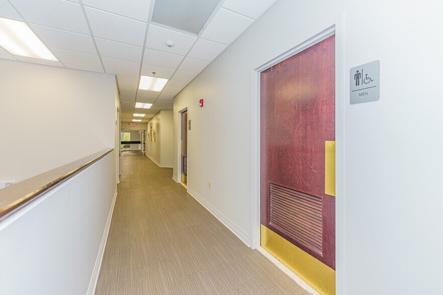 More Photos Of 10 Maxwell Dr, Clifton Park Medical For Lease