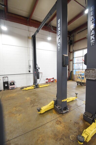 More Photos Of 300 Washington St, Rensselaer Auto Repair For Sale