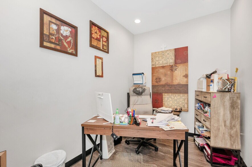 More Photos Of 4920 Belair Rd, Baltimore Office For Sale