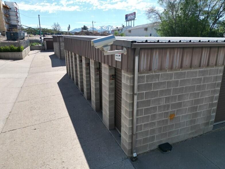 More Photos Of 2087 N Main St, Sunset Freestanding For Sale