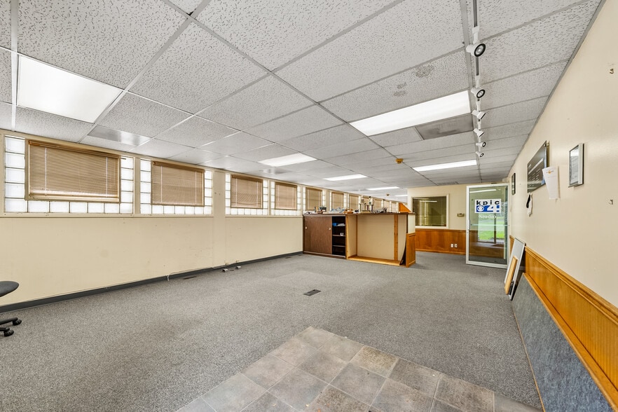 More Photos Of 655 W Umpqua St, Roseburg Radio TVTransmission Facilities For Sale