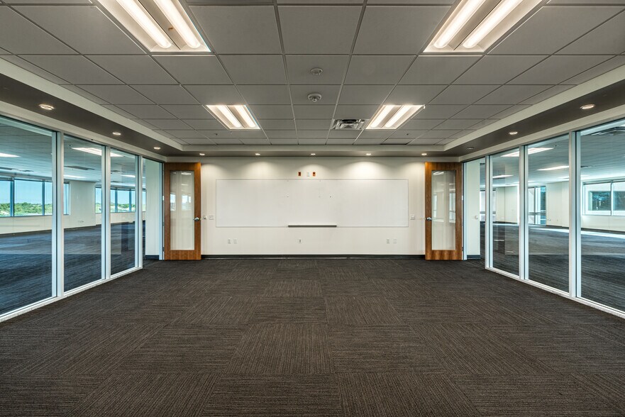 More Photos Of 8990 W Glendale Ave, Glendale Office For Sale