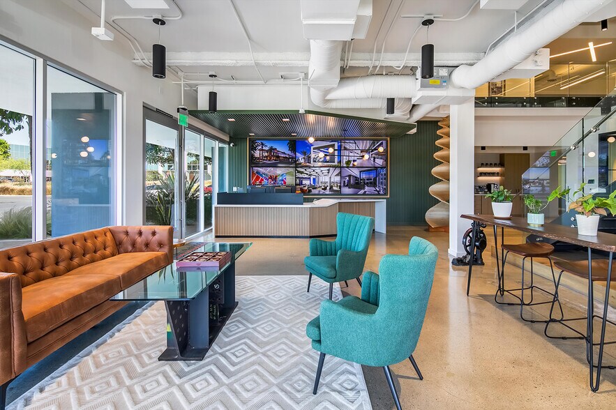 More Photos Of 2190 Towne Centre Pl, Anaheim Office For Sale