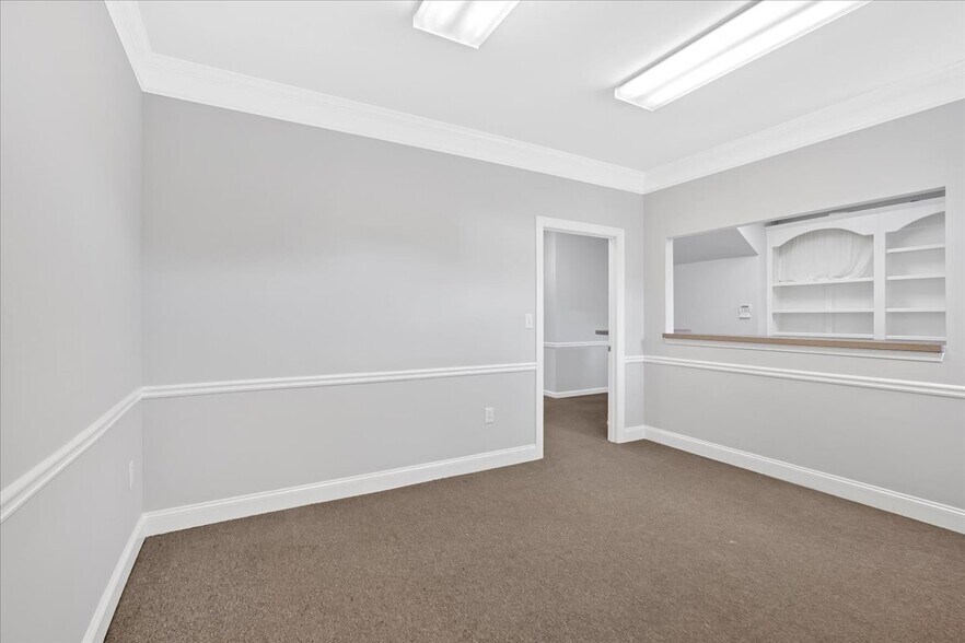 More Photos Of 707 Whitlock Ave SW, Marietta Medical For Sale