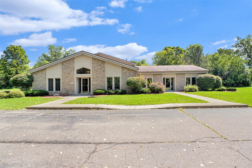 More Photos Of 4165 Lippincott Blvd, Burton Light Distribution For Sale