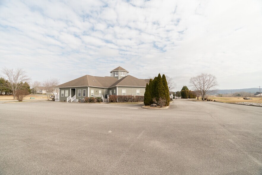 More Photos Of 130 Willowcreek Blvd, Sweetwater Medical For Sale