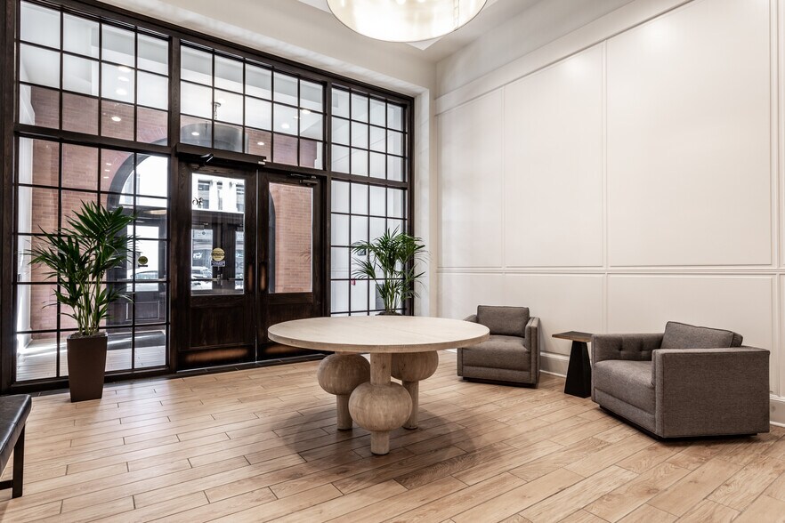 More Photos Of 36 S Pennsylvania St, Indianapolis Office For Lease