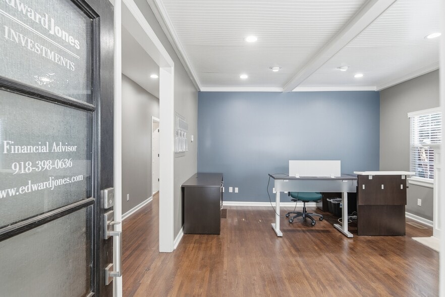 More Photos Of 1628 S Cincinnati Ave, Tulsa Office For Sale