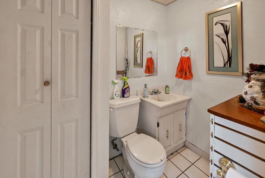 More Photos Of 977 Mineral Spring Ave, North Providence Storefront Retail Office For Sale