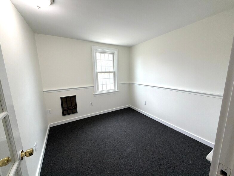 More Photos Of 129 Main St, Old Saybrook Apartments For Lease
