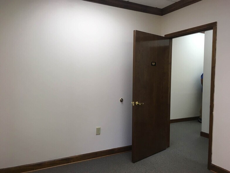 More Photos Of 1514 Mathis Ferry Rd, Mount Pleasant Unknown For Sale