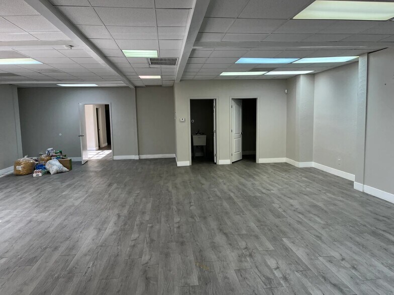 More Photos Of 7509 N 35th Ave, Phoenix Medical For Sale