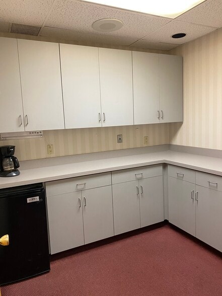 More Photos Of 125 Strawberry Hill Ave, Stamford Medical For Sale