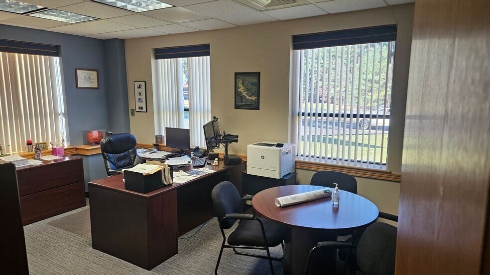 More Photos Of 115 Mendon St, Bellingham Medical For Lease