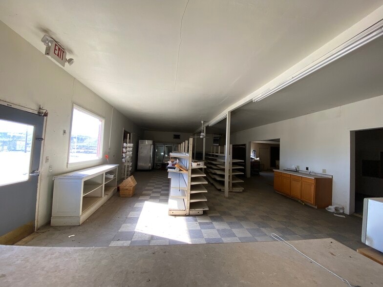 More Photos Of 25 Fremont St, Lysite General Retail For Sale