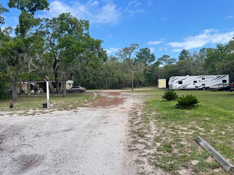 More Photos Of 12409 Choctaw Trl, Hudson Manufactured Housing Mobile Home Park For Sale
