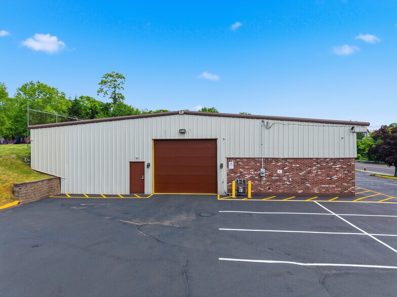 More Photos Of 980 Stanley St, New Britain Warehouse For Sale