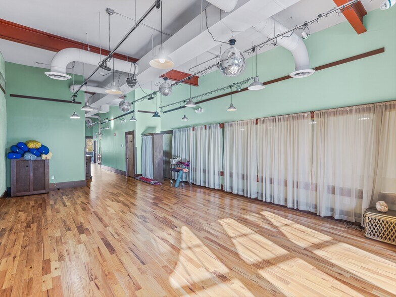 More Photos Of 114 N Lexington Ave, Asheville Restaurant For Lease