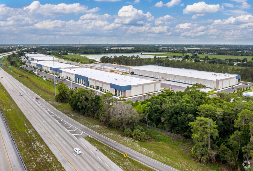 More Photos Of 9373 Laredo Ave, Fort Myers Warehouse For Lease