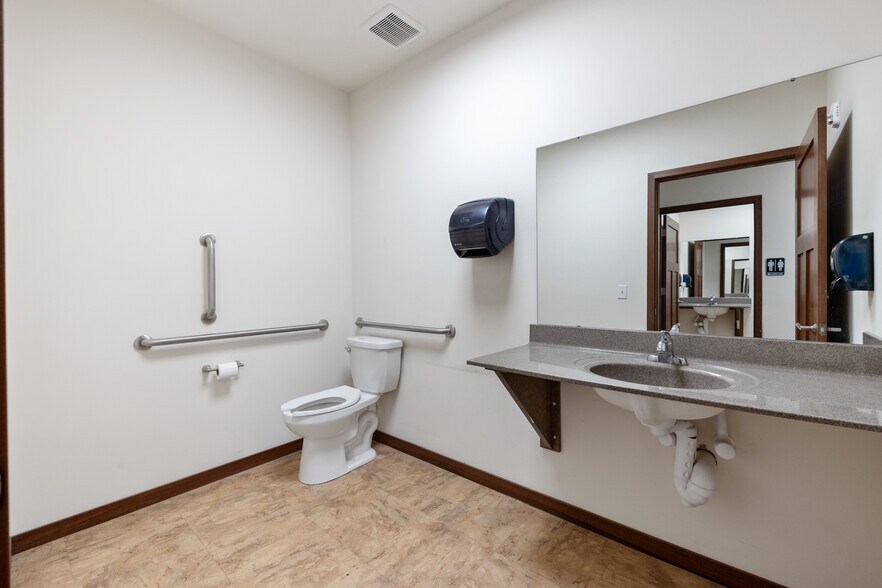More Photos Of 122 Wisconsin St, West Bend Office For Lease