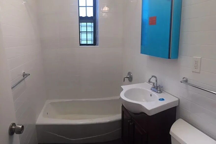 More Photos Of 209 Hawthorne St, Brooklyn Apartments For Sale