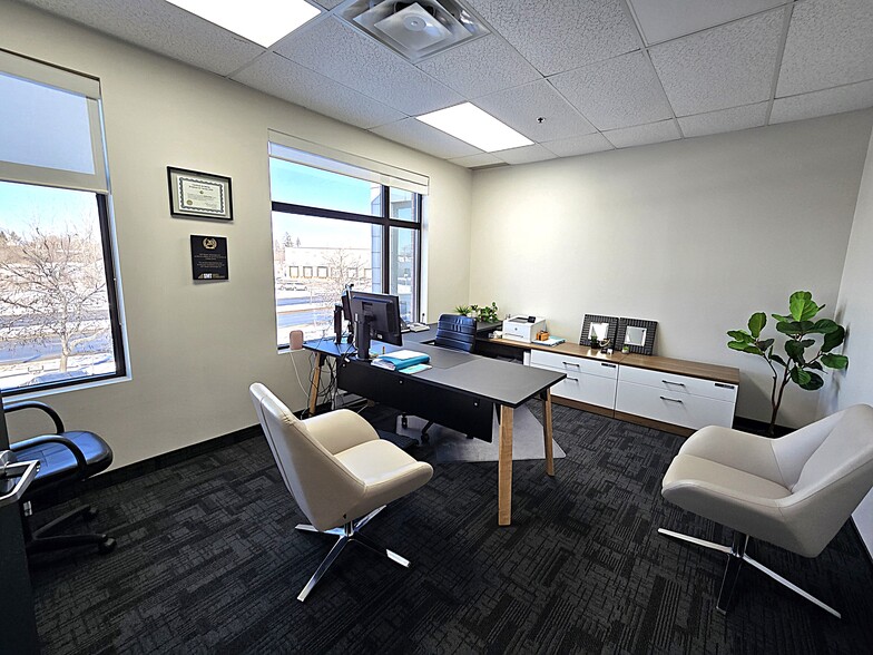 More Photos Of 2222 Boul Dagenais O, Laval Light Distribution For Sale