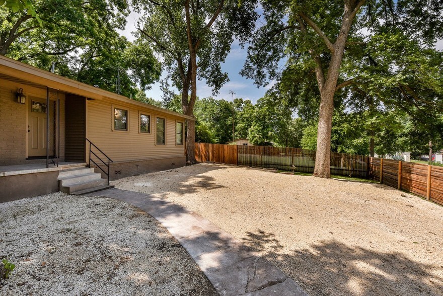 More Photos Of 13813 Ann Pl, Austin Office For Lease