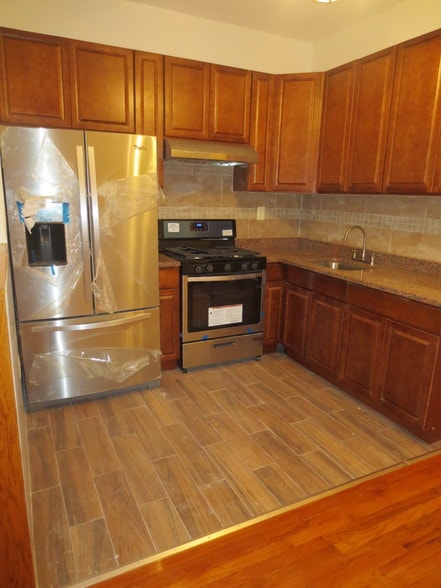 More Photos Of 250 9th St, Brooklyn Apartments For Sale