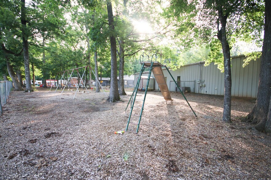 More Photos Of 816 Congress St N, York Daycare Center For Sale