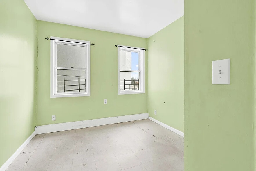 More Photos Of 1422 Astoria Blvd, Astoria Apartments For Sale