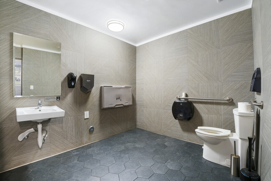 More Photos Of 1925 S El Camino Real, San Clemente Restaurant For Sale