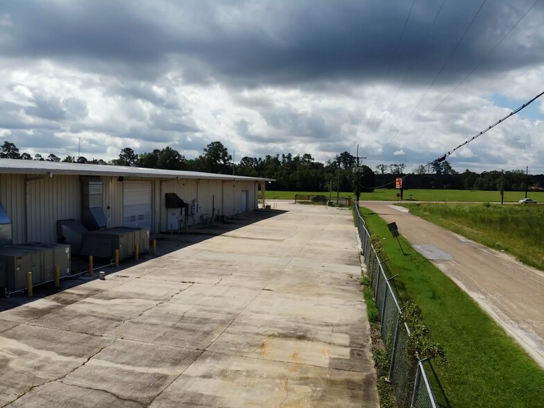 More Photos Of 2103 US-190 Hwy, Hammond Showroom For Sale