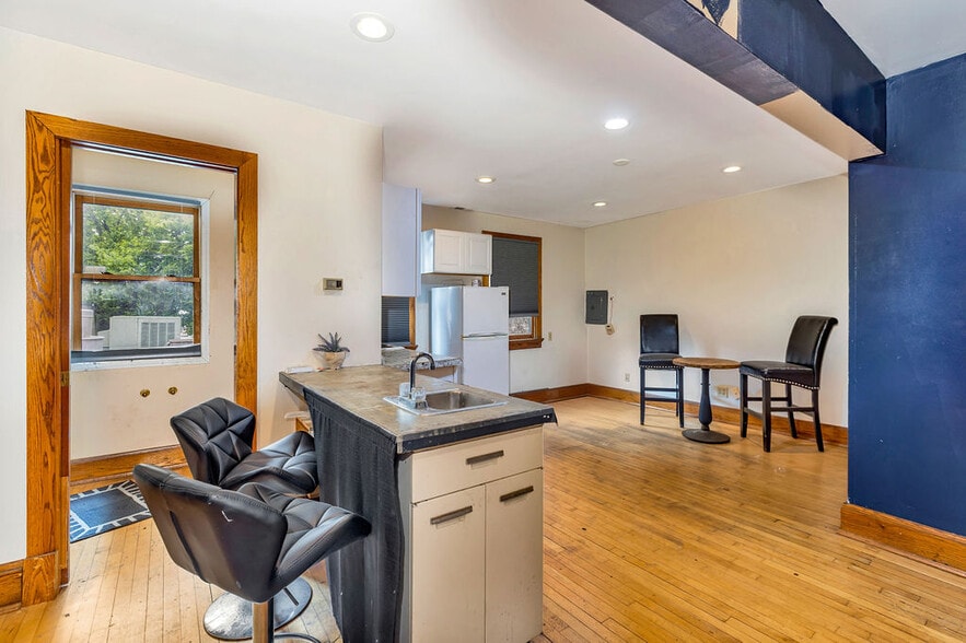 More Photos Of 4034 Hamilton Ave, Cincinnati Storefront Retail Office For Sale