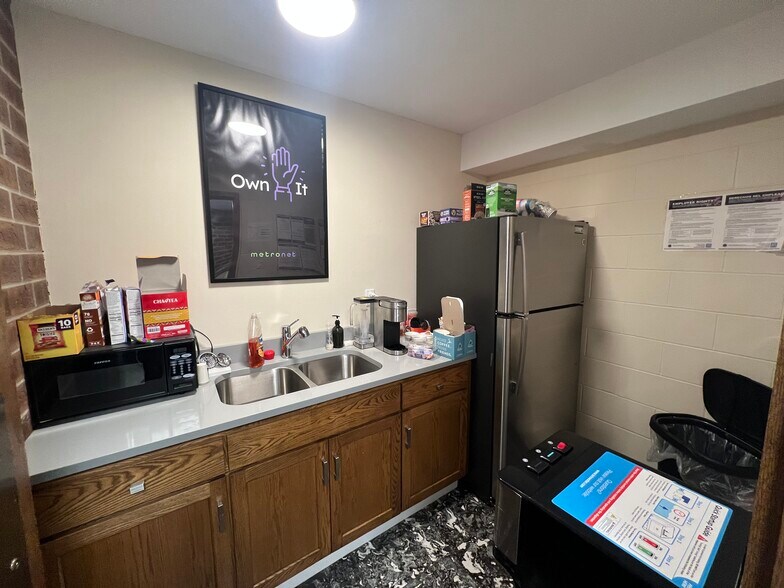 More Photos Of 2109 S Broadway, Rochester Office For Sale