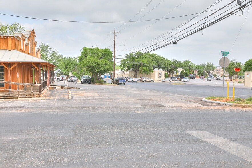 More Photos Of 520 Granite Ave, Fredericksburg Freestanding For Sale