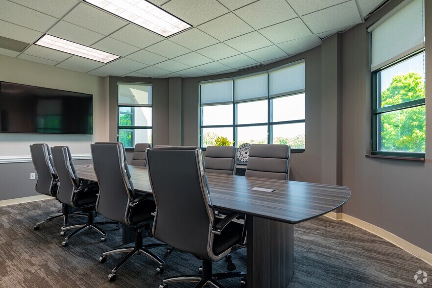 More Photos Of 204 Muirs Chapel Rd, Greensboro Office For Lease