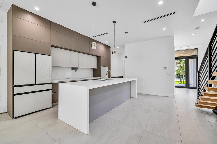 More Photos Of 1233 NE 12th Ave, Fort Lauderdale Apartments For Sale