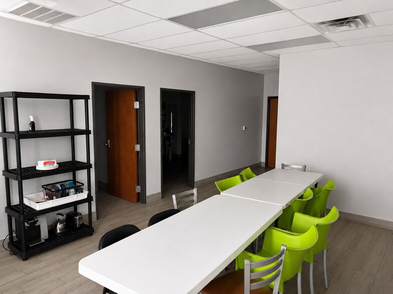 More Photos Of 2411 Patterson Industrial Dr, Pflugerville Warehouse For Lease