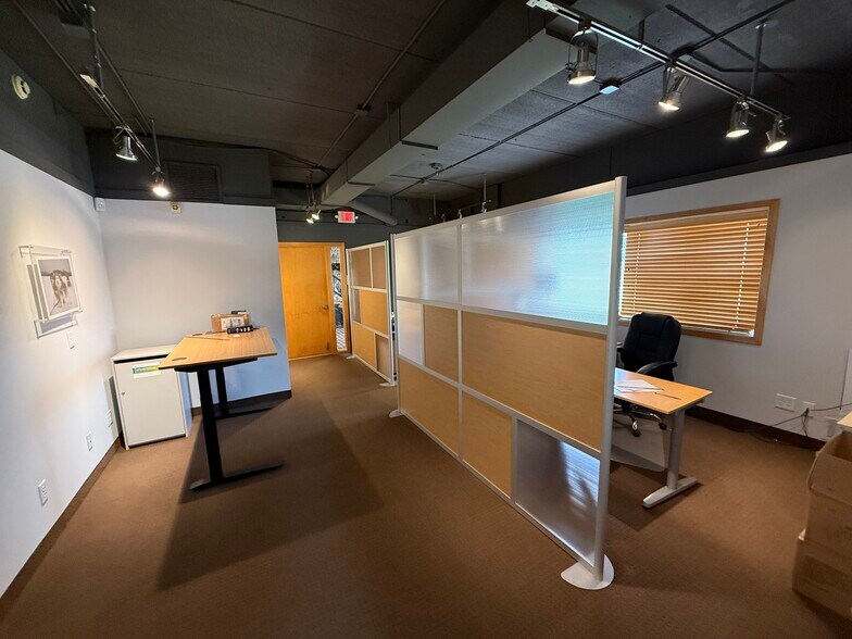 More Photos Of 2238-2240 Edgewood Ave S, Minneapolis Light Manufacturing For Lease