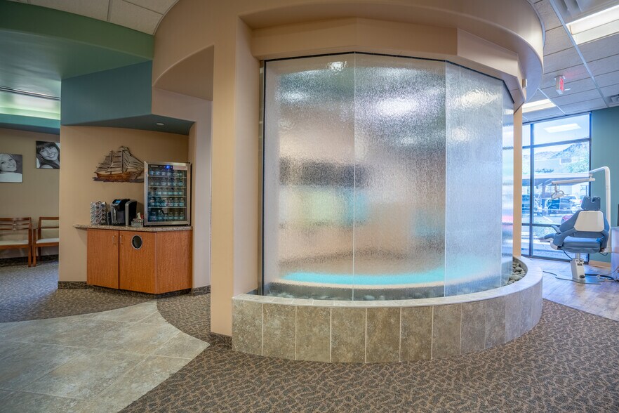 More Photos Of 2525 W Carefree Hwy, Phoenix Medical For Lease