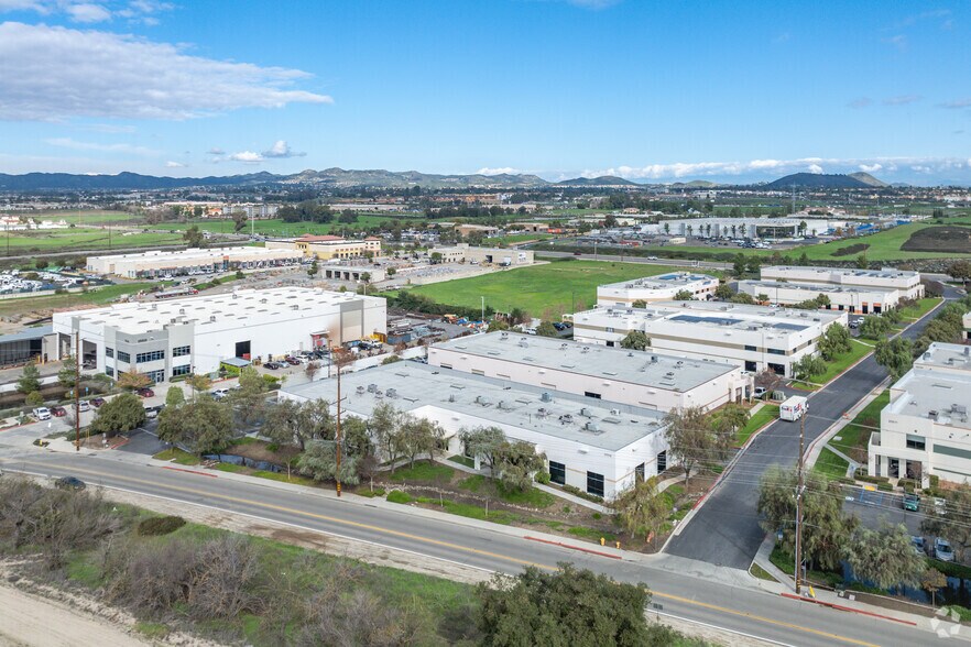More Photos Of 25819 Jefferson Ave, Murrieta Light Distribution For Lease
