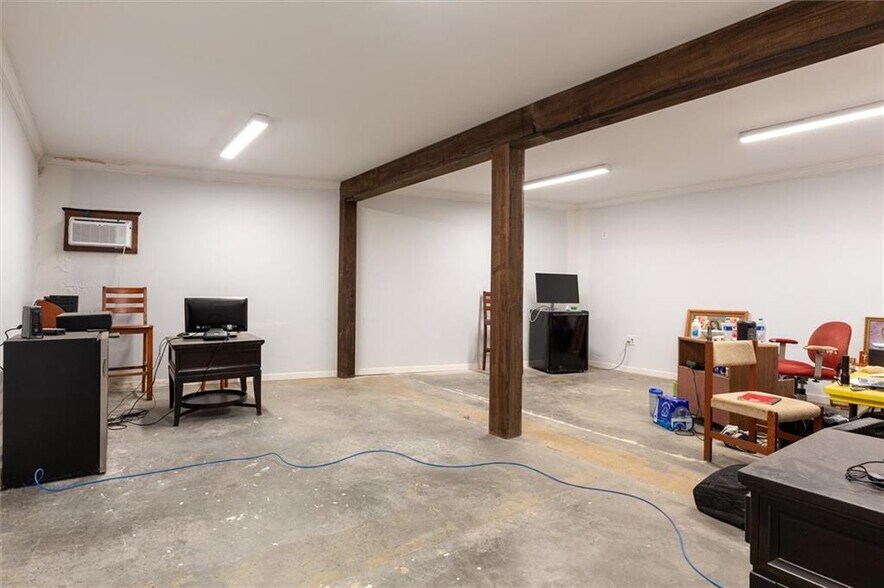 More Photos Of 306 US 123 Byp, Seneca Manufacturing For Lease