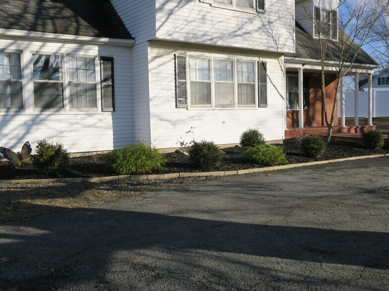 More Photos Of 529 Route 17M, Middletown Storefront Retail Residential For Sale