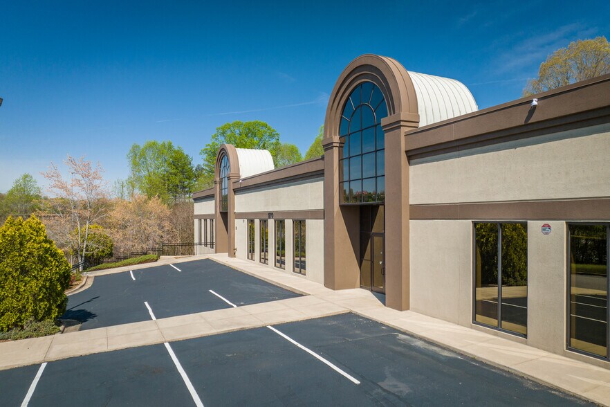 More Photos Of 1270 25th Street Pl SE, Hickory Medical For Lease
